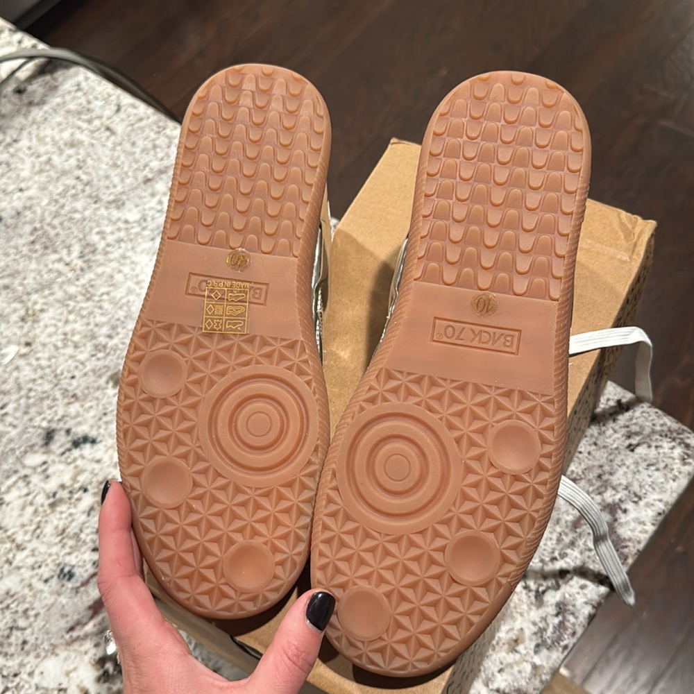 Backyard Women's Silver Sneakers - Picture 11 of 11